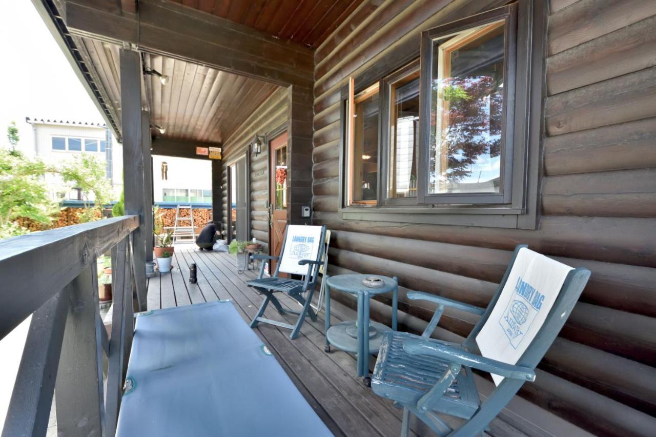Carrefour Guesthouse カルフール ゲストハウス Toyama Station Exteriör bild